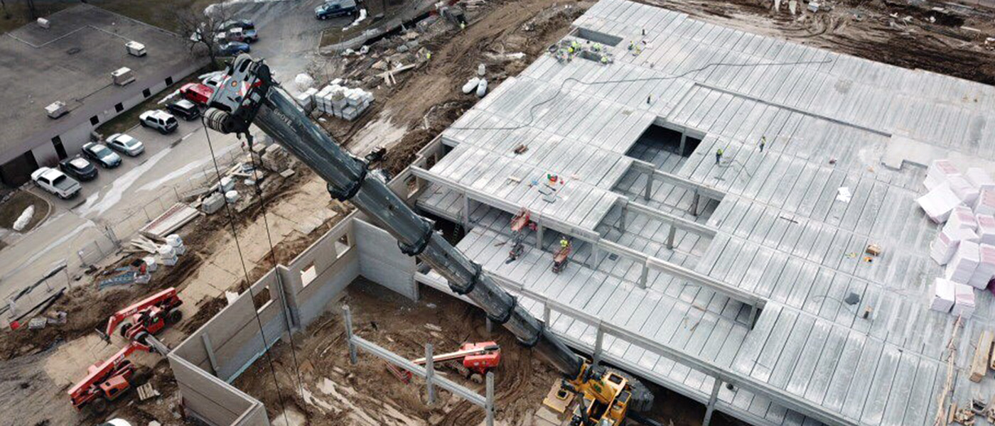 Floors and ceilings made of hollowcore planks have high load capacities, allowing large open spaces while dampening and absorbing noise pollution.