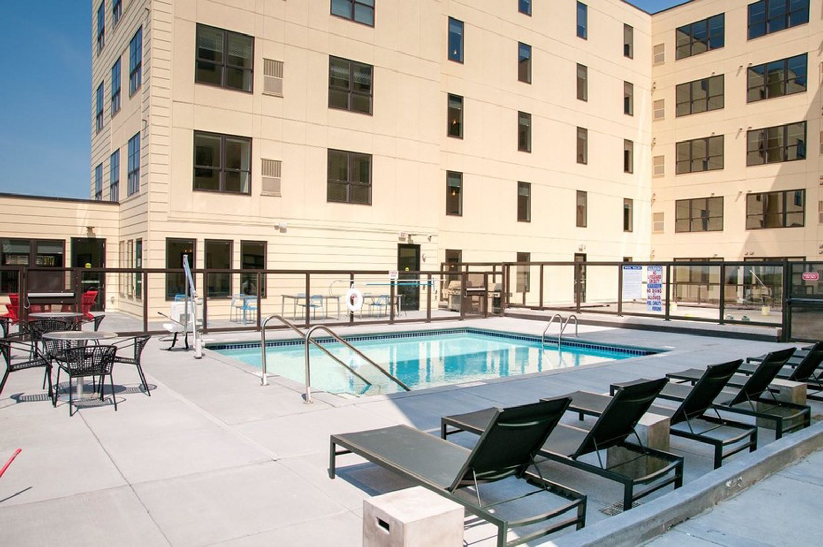 ce-flats-saint-paul-mn-building-photo