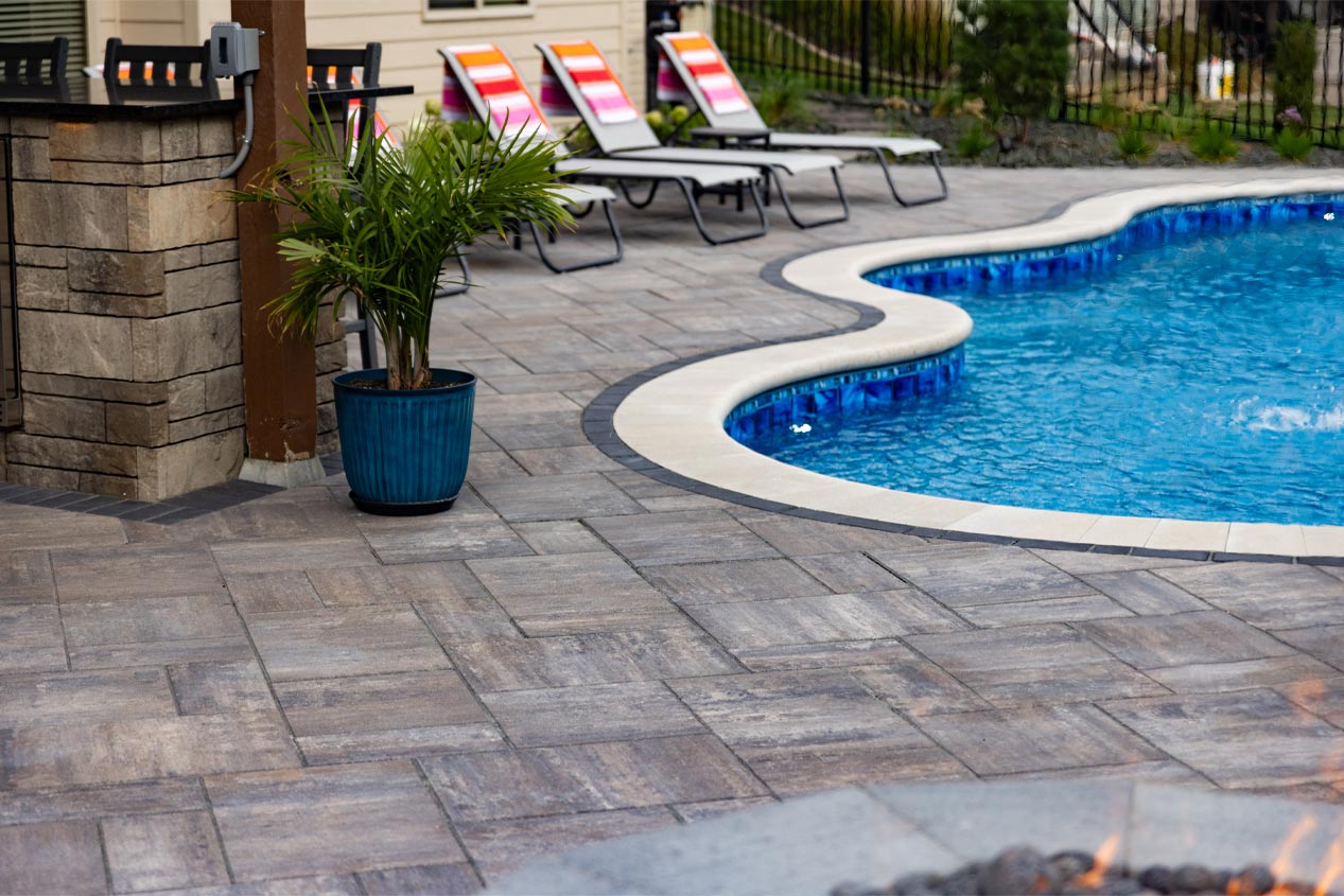 2024_CMC_LS_NE_Omaha_Curvy_Poolside_3