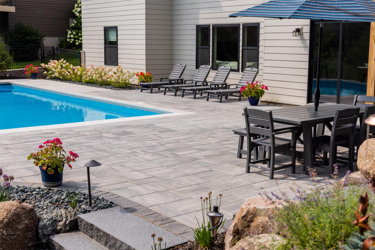 2026_CMC_LS_Poolside_Elegance_Image_2