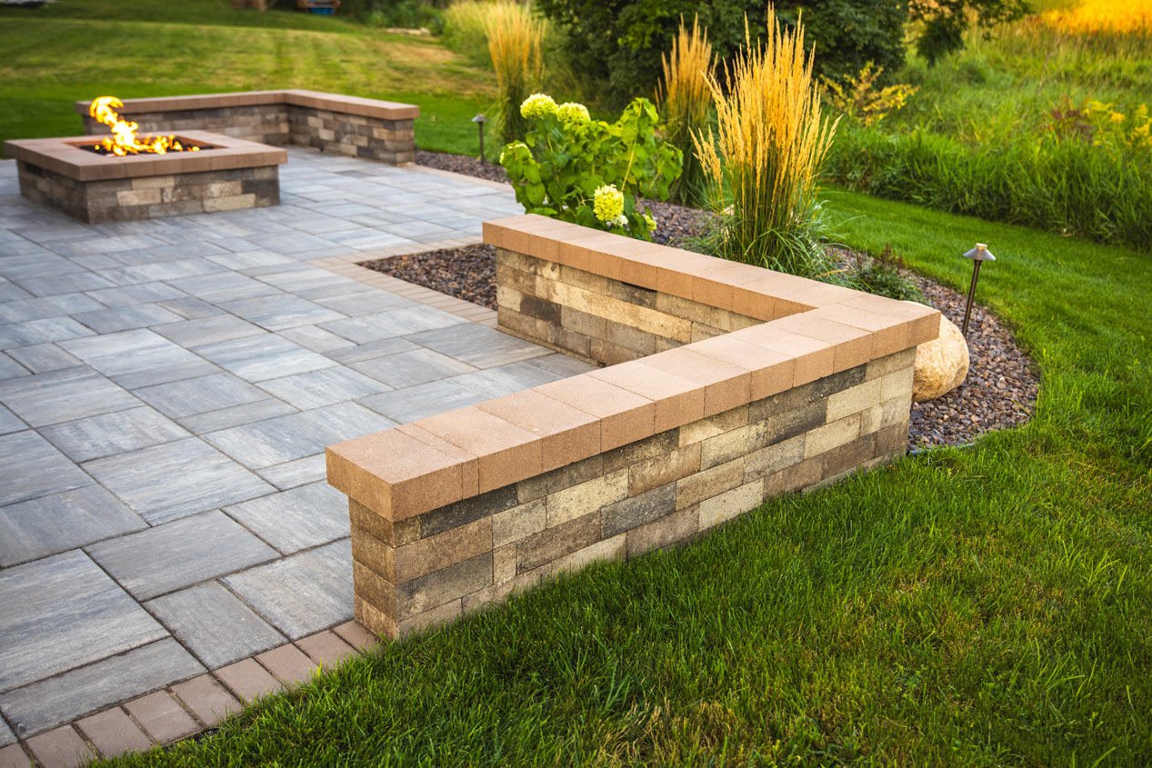 2024_CMC_Landscape_Pavers_Charming_Coutyard_1