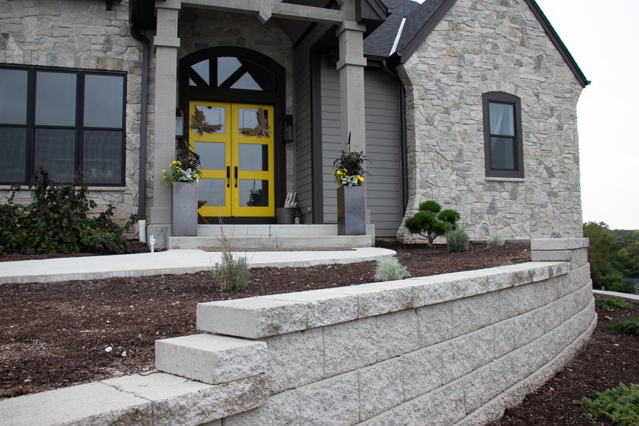 2023_CMC_Landscape_Holiday_Oak_5