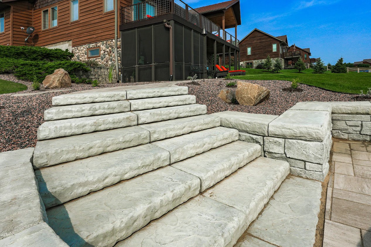 2023_CMC_Landscape_SIlver_Canoe_Court_9