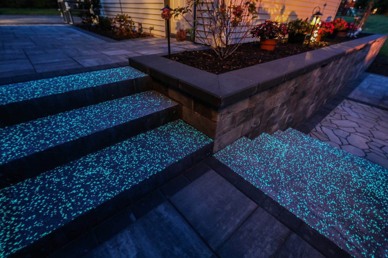 2024_CMC_Landscape_Pavers_Textured_Terrace_Gallery_2