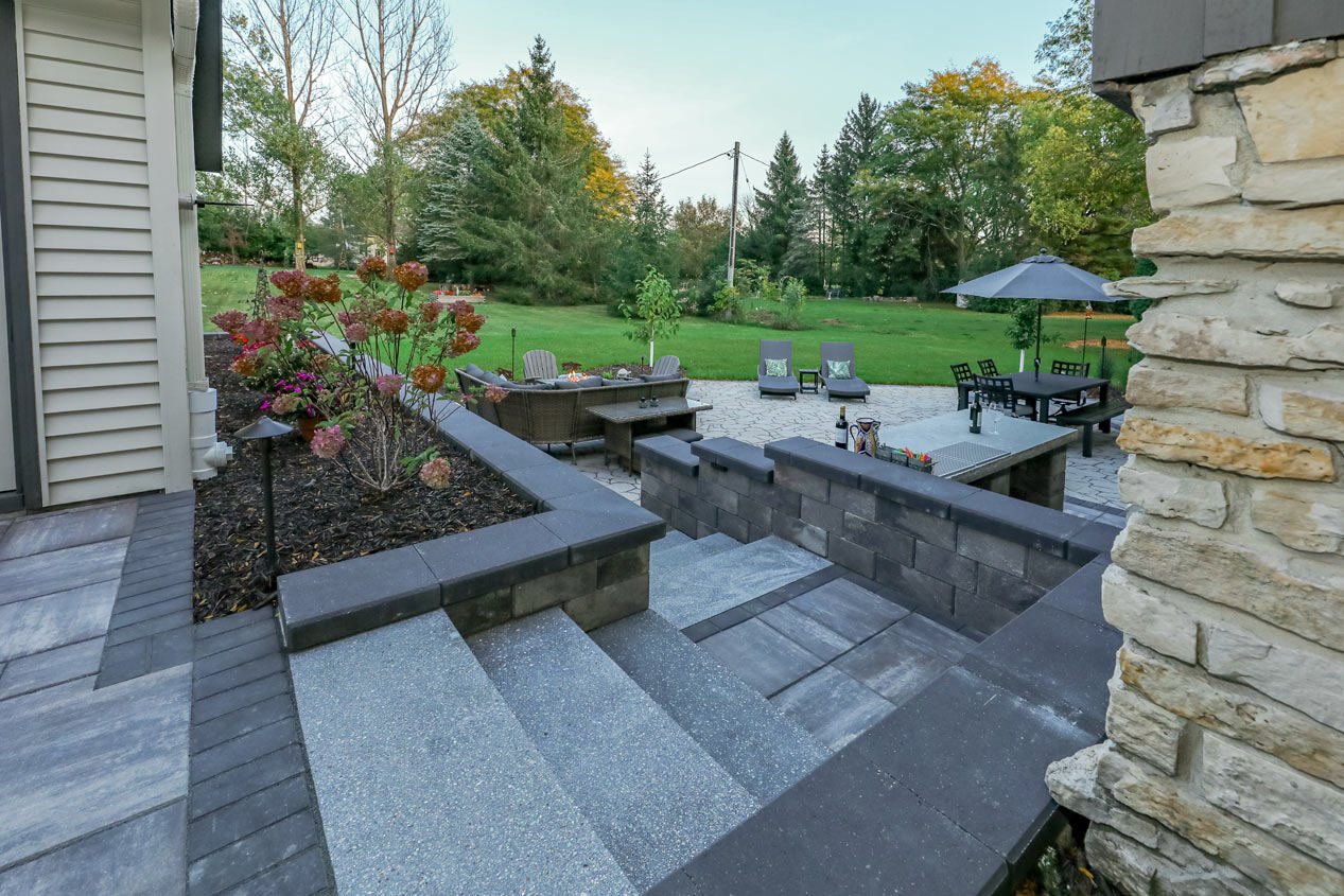 2024_CMC_Landscape_Pavers_Textured_Terrace_Gallery_8