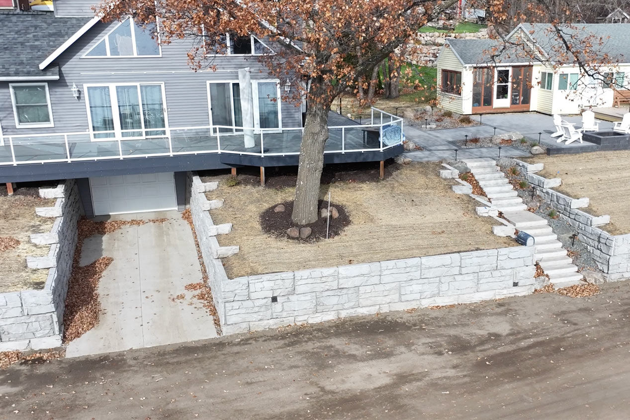 2024_CMC_Landscape_MagnumStone_retaining_Walls_Bear_Residence_1